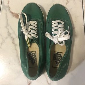 Vintage Lace – Up Green Vans